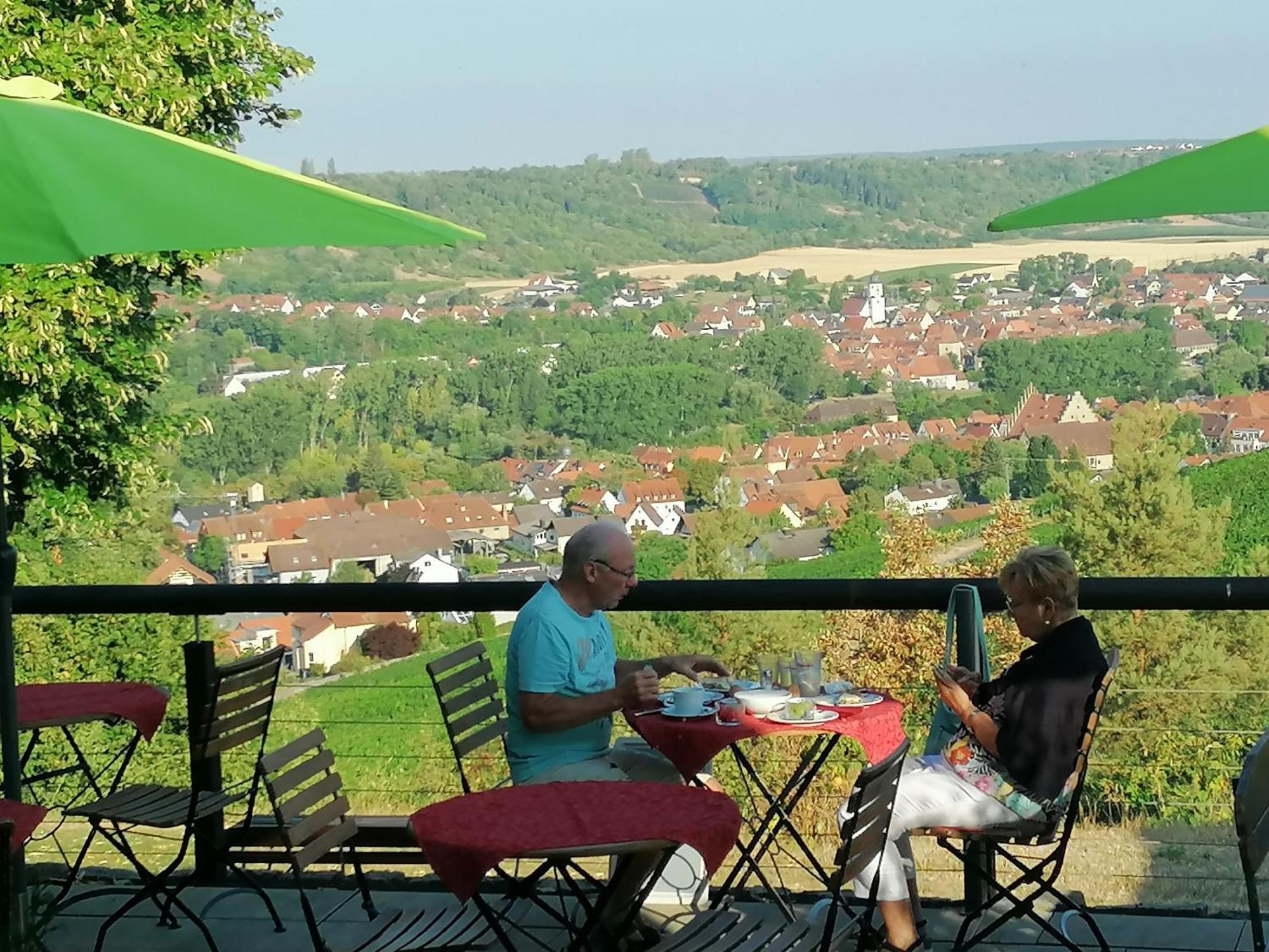 Kirschberghof Gaestehaus Und Weinverkauf Sommerhausen Exterior photo